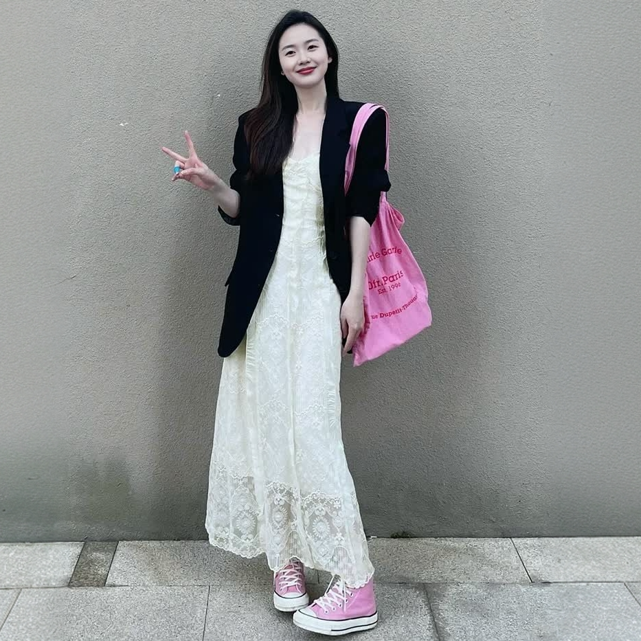 春秋装长裙杏色重工花边蕾丝吊带长裙春夏新款裙子搭配西装