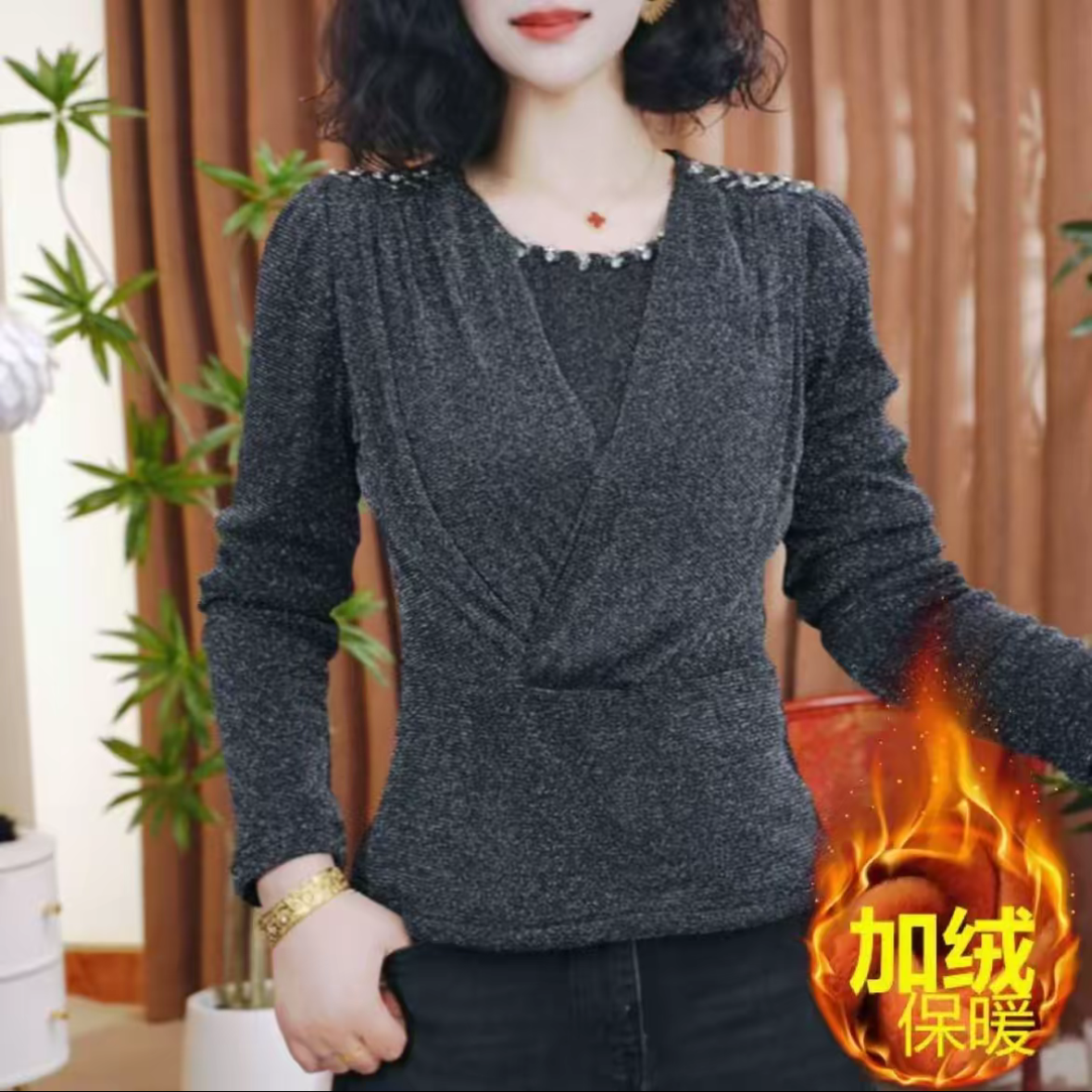 冬季新款加绒加厚时尚交叉领气质小衫保暖洋气修身设计感串珠上衣