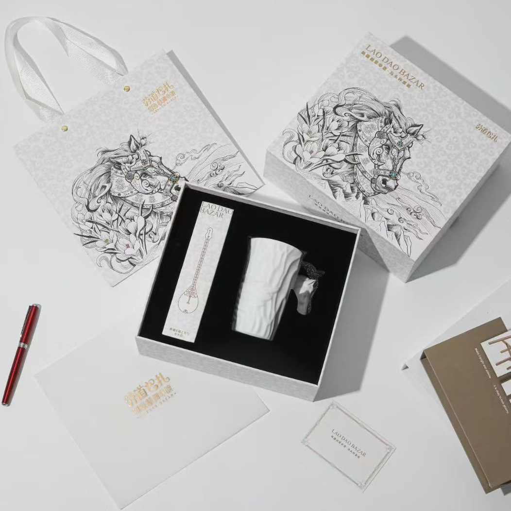 天马白瓷杯冬不拉乐器勺伴手礼高端商务办公杯勺套装礼盒新疆文创