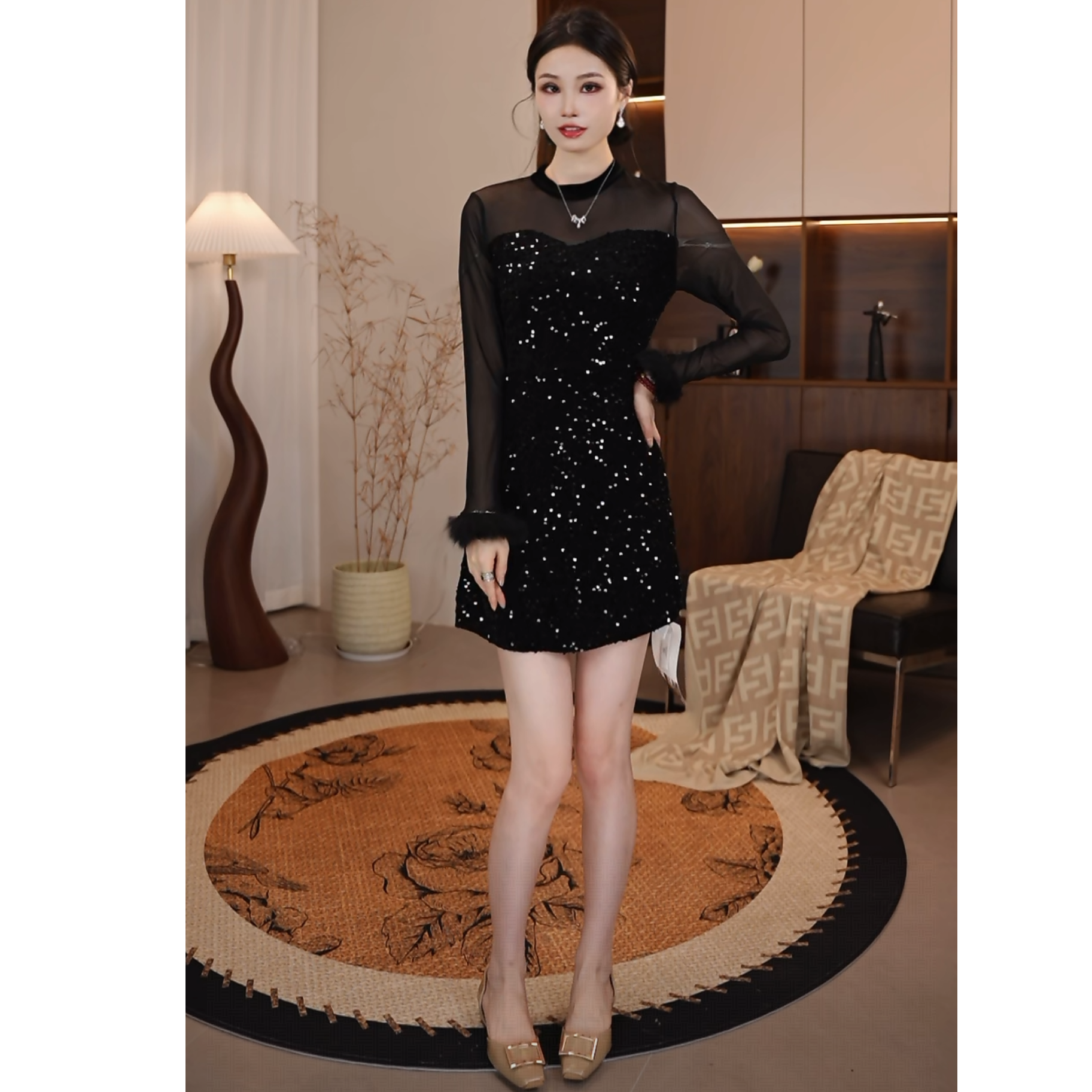 【娅姐】连衣裙2025新款赫本风小黑裙遮肉显瘦包臀短裙子D0052