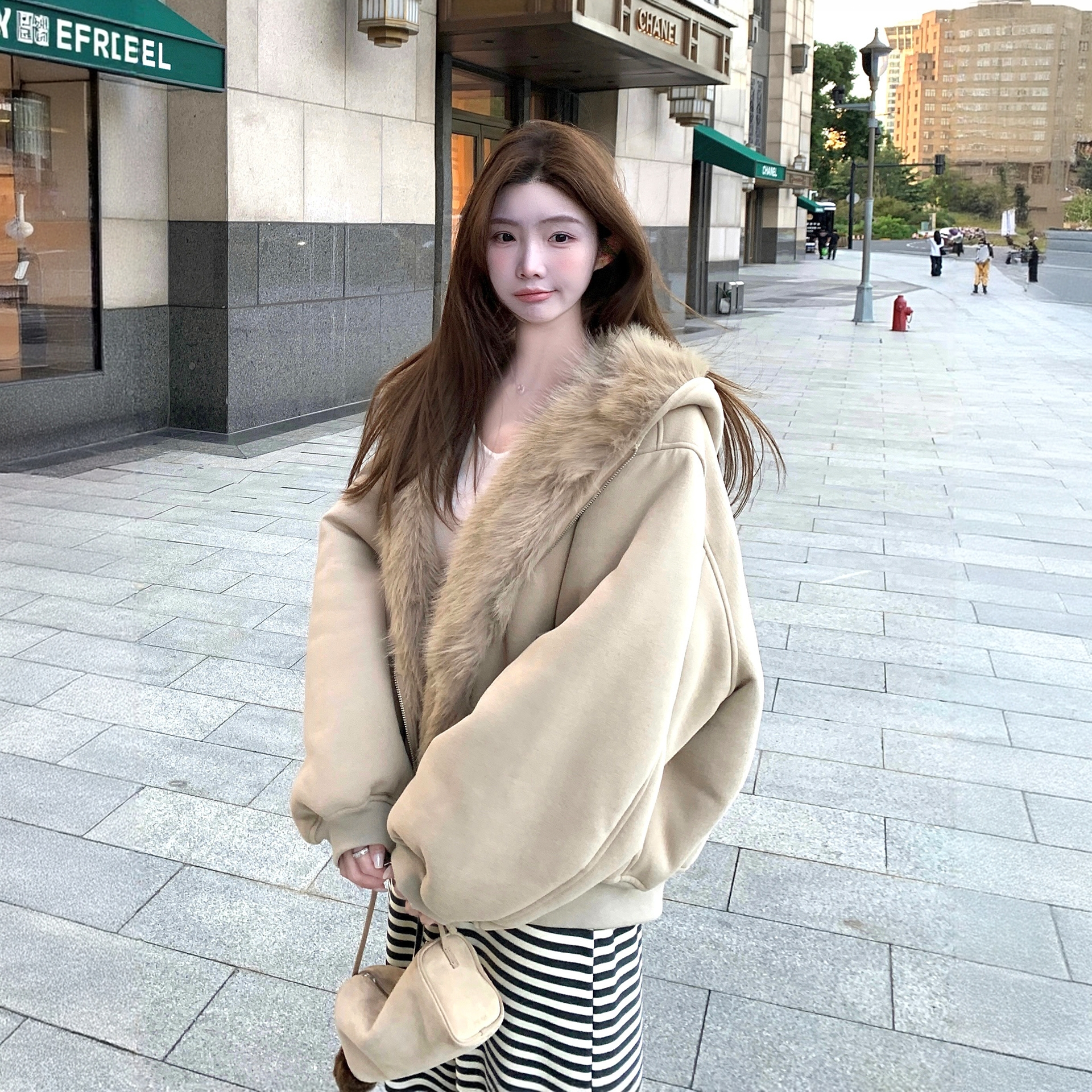 两面穿羊羔毛外套女冬2025新款美式复古皮毛一体连帽毛毛棉服上衣