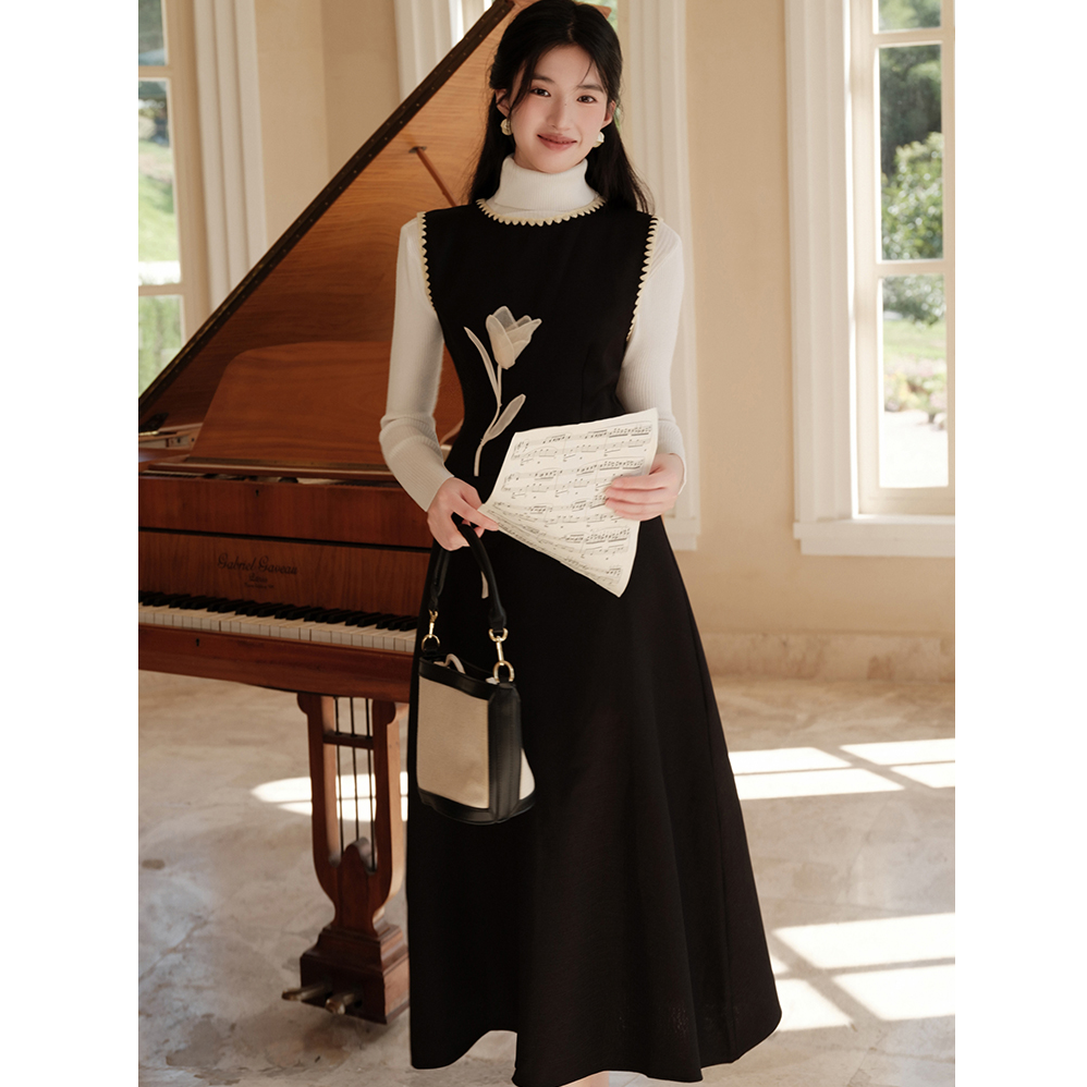 打底毛衣连衣裙两件套女2025秋季新款赫本风黑色气质背心裙子套装