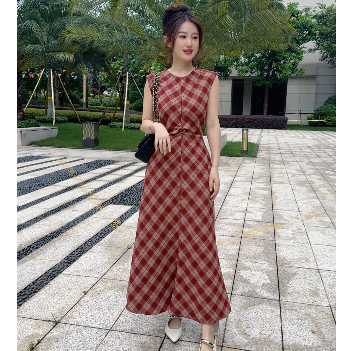 减龄中长款花苞裙连衣裙轻奢港风领连衣裙气质2025新款爆款洋气