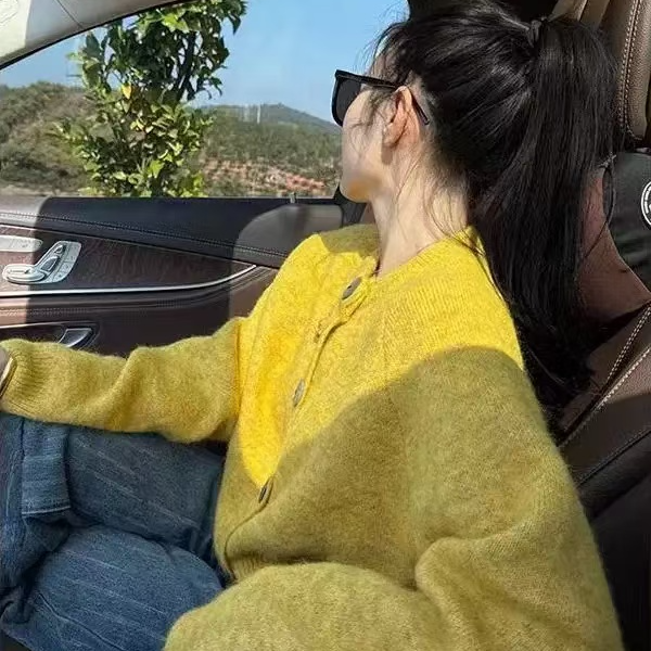 法式慵懒风椰子扣圆领毛衣开衫女韩版宽松百搭小个子短款针织上衣