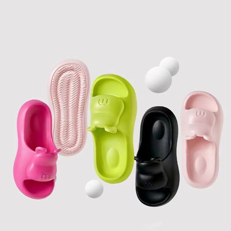 EVA情侣款卡通小熊字母M厚底居家凉拖鞋D540