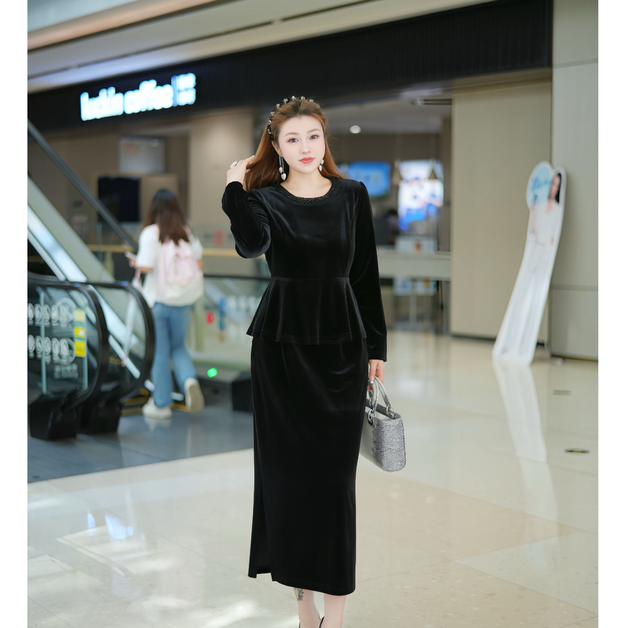 XYD71705/XYD71706轻奢重工钉珠气质大码女装丝绒上衣半身裙套装