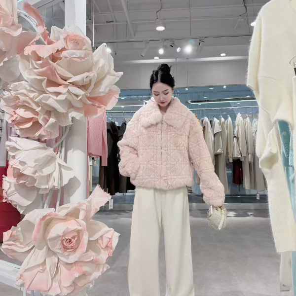 Gxy晓燕姐家皮衣（兔兔）外套时尚冬季设计师