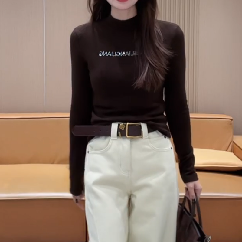 【太妃糖】冬季磨毛绒显瘦烫钻字母半领上衣气质百搭T恤LK2508350