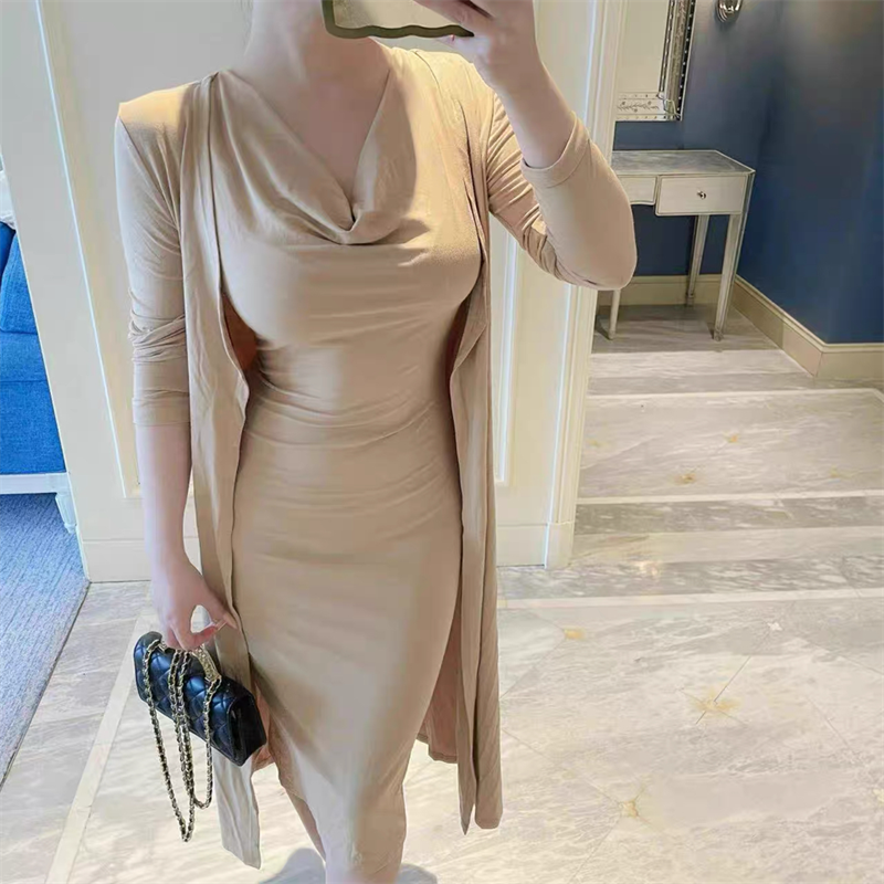秋季女神的荡领背心长裙搭配长开衫修身长款两件套卡其色套装裙女