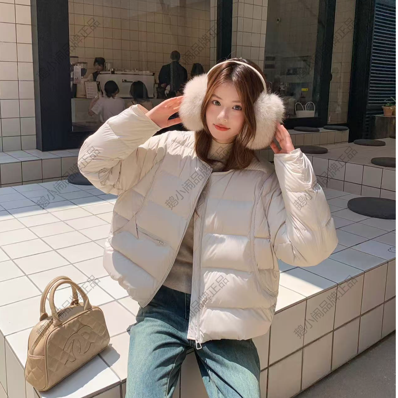 90白鸭绒方圆领短款羽绒服女