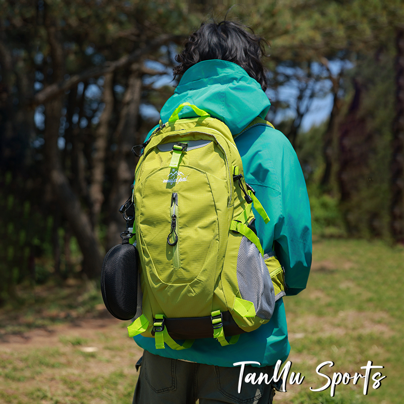 探屿户外运动包男百搭大容量双肩包大学生防水出差徒步旅行登山包