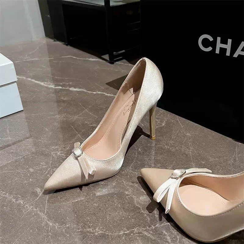 2024新款裸色尖头细跟高跟鞋女蝴蝶结法式中跟单鞋伴娘新娘女婚鞋