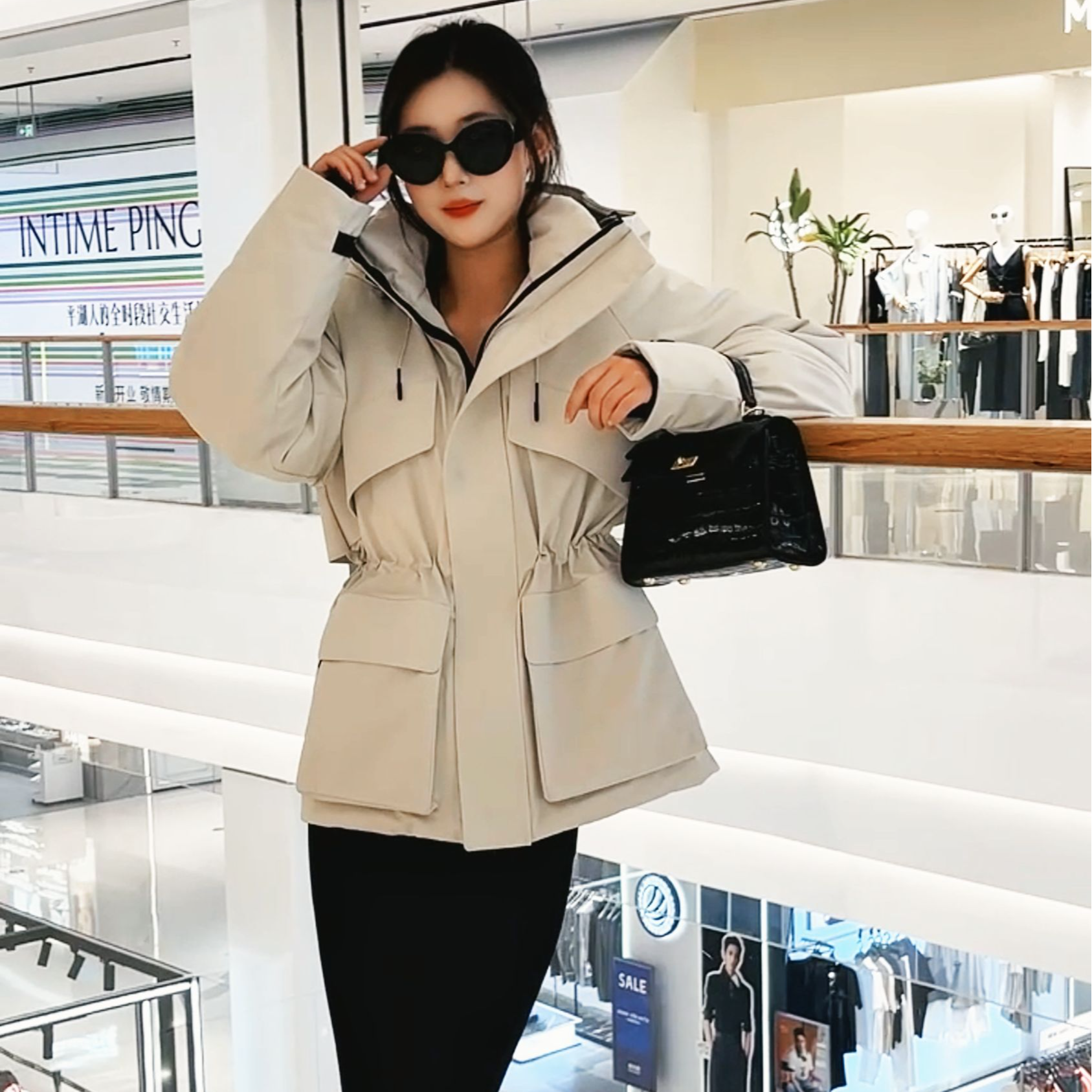 明星同款 2025新款黑金5.0羽绒服女冬收腰风衣鹅绒羽绒服女