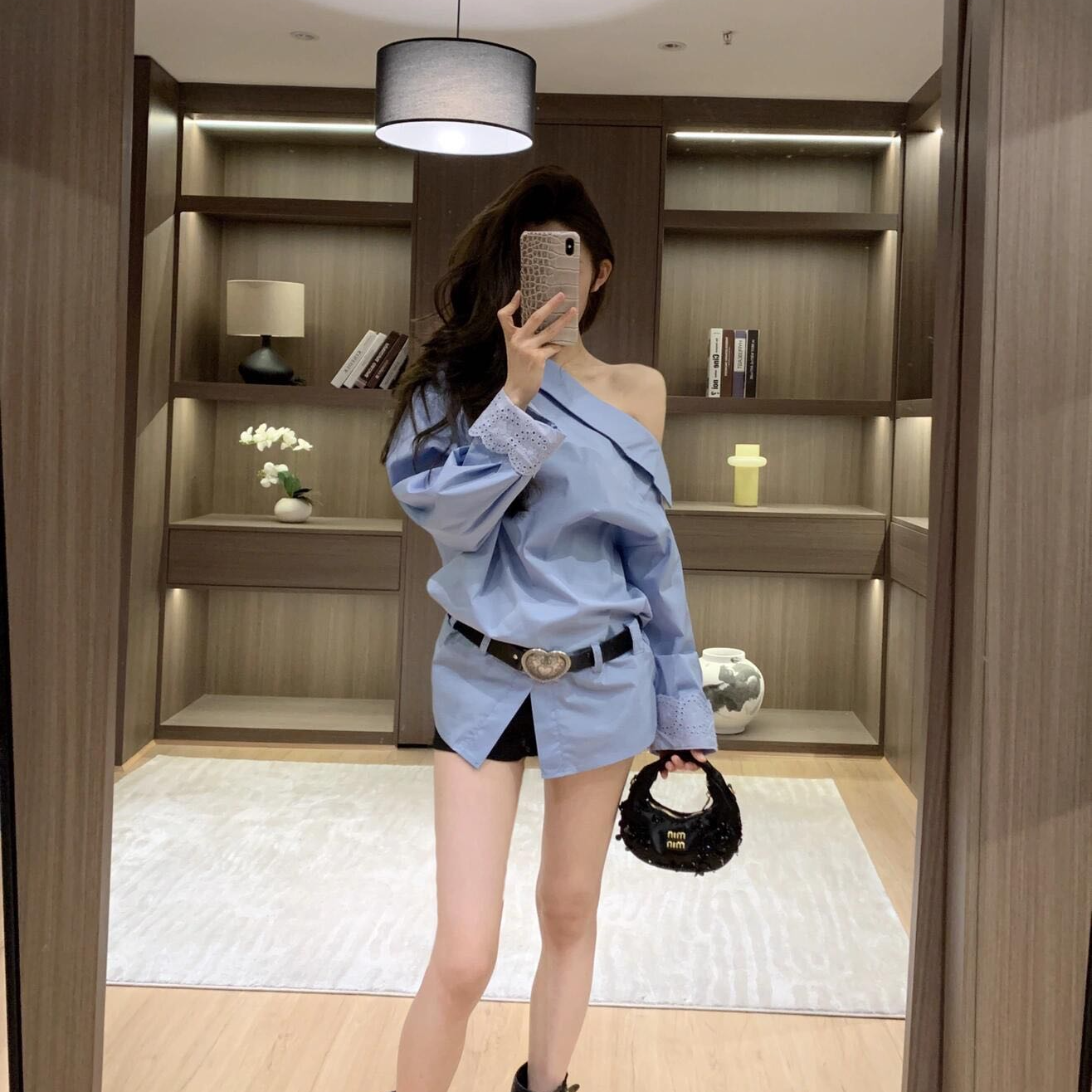 法式纯欲辣妹斜肩长袖衬衫女秋季小众设计高级感气质衬衣上衣短裤