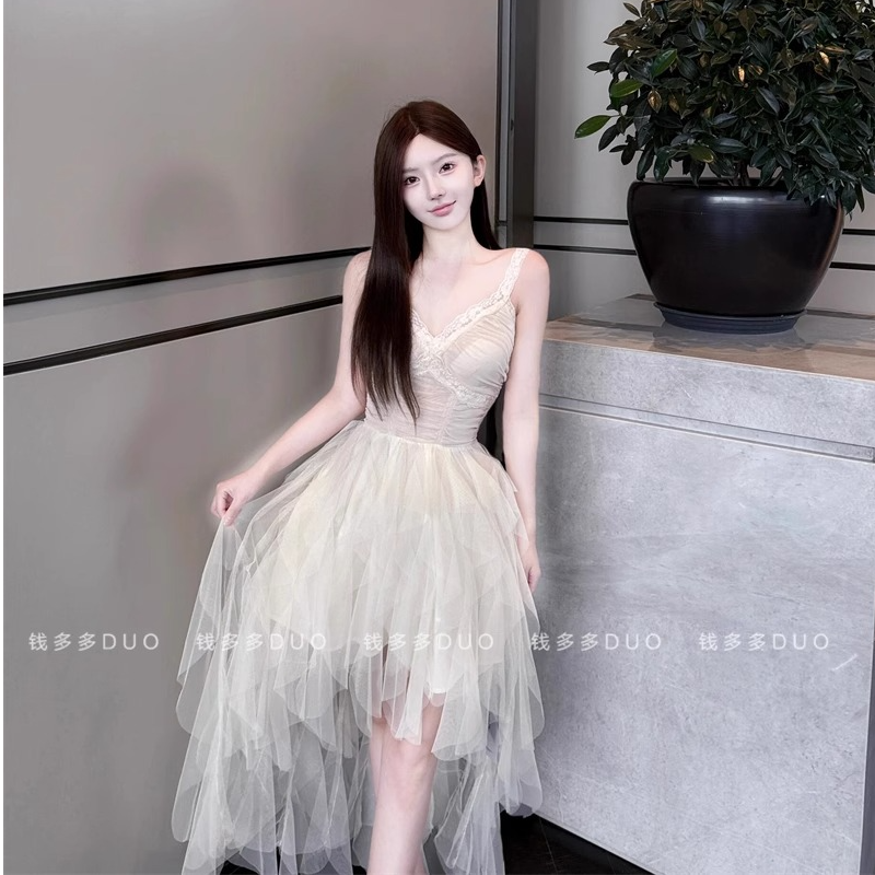 仙女生日裙子气质超仙白色吊带连衣裙不规则蕾丝拼接网纱长裙