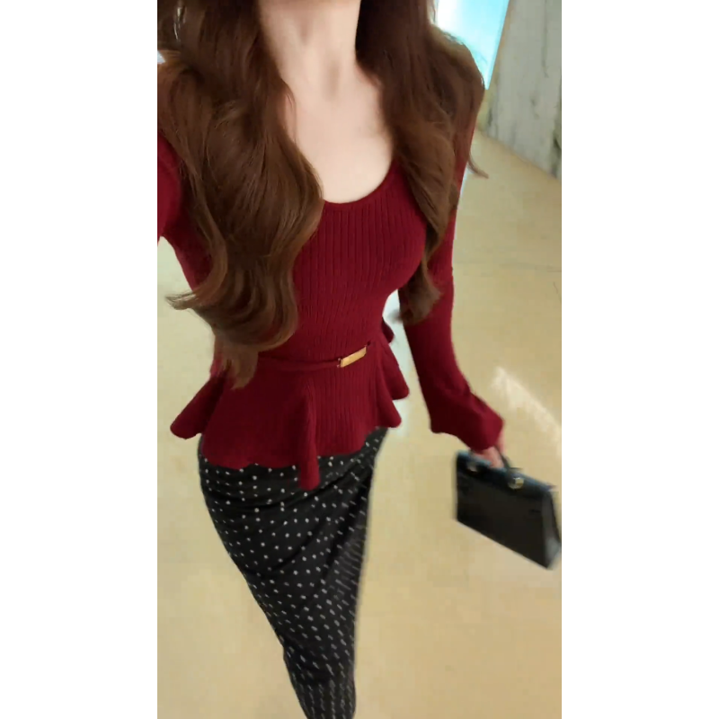 MARIE.COCO圣诞节氛围感纯欲风修身针织上衣搭波点半身裙名媛穿搭