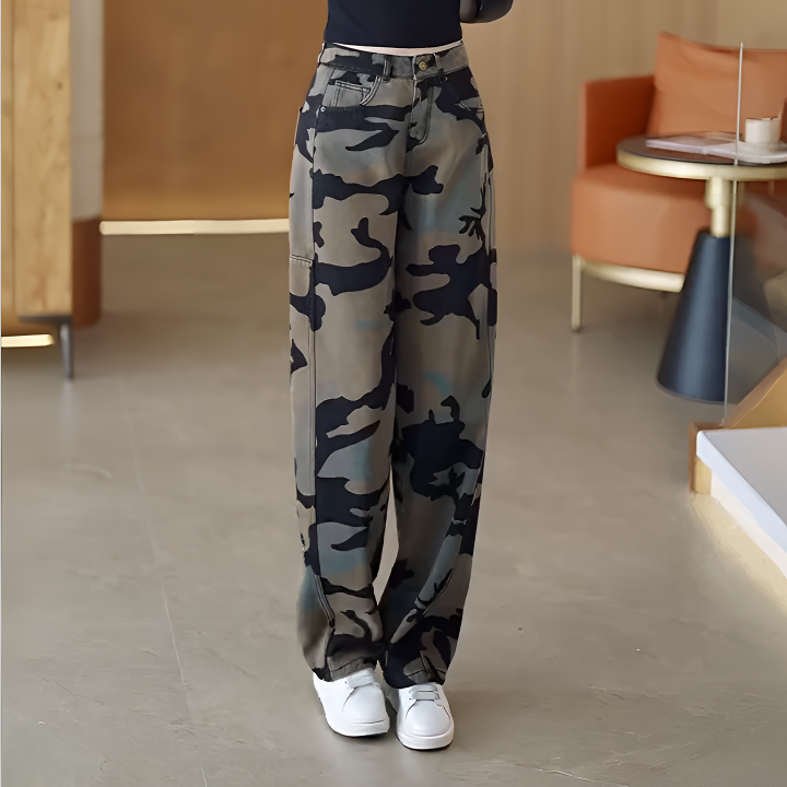 2025秋季时尚美式迷彩弯刀牛仔裤女百搭复古休闲裤宽松显瘦牛仔裤