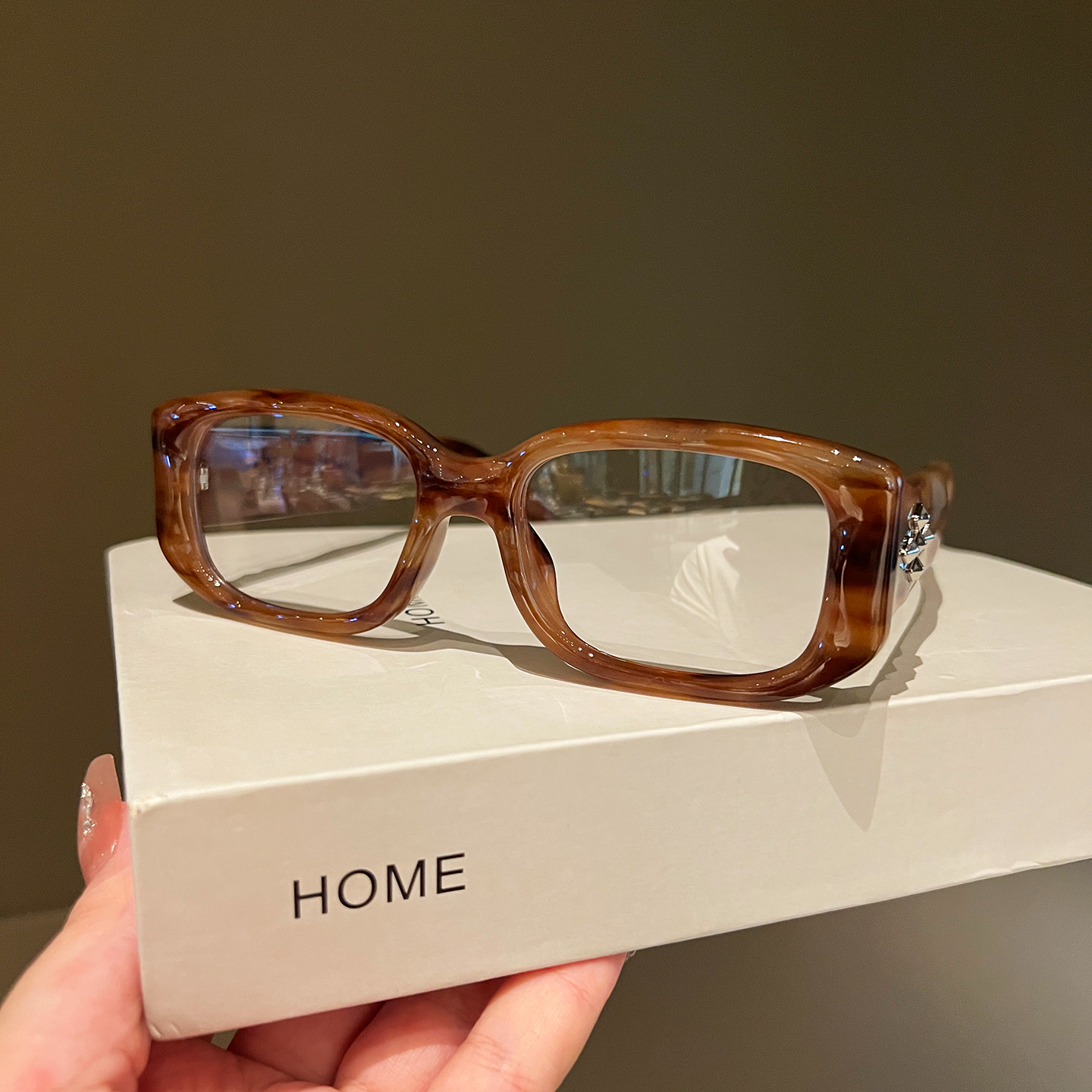 2025年新款变色防蓝光眼镜时尚高级感素颜TR眼镜框男女太阳镜遮阳