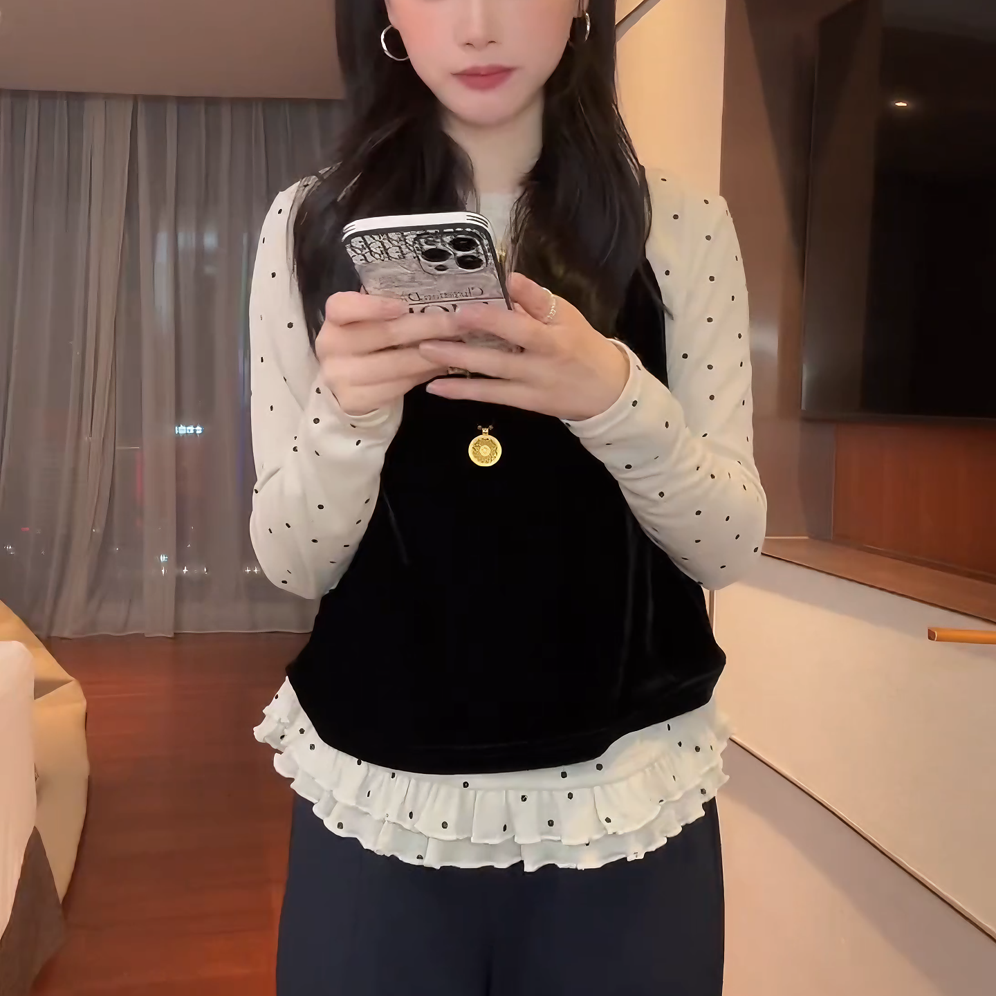 【波斯套装】2025秋季高级丝绒马甲+波点花边打底两件套装LK2506417