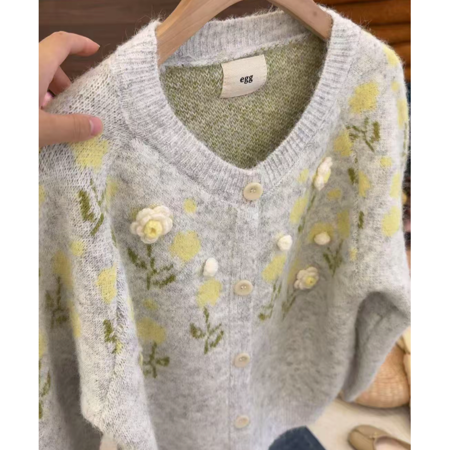 韩系温柔立体花朵软糯毛衣开衫女秋季气质高级感圆领宽松针织外套