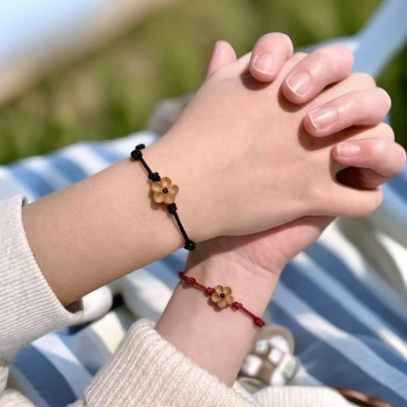 非金属树脂手链 树脂雕刻梅花红绳手绳闺蜜礼物手工编织幸运手绳