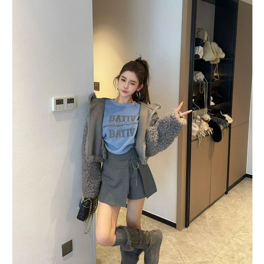 秋冬穿搭一整套女2026新款懒惰风毛绒外套印花T恤百搭裙裤三件套