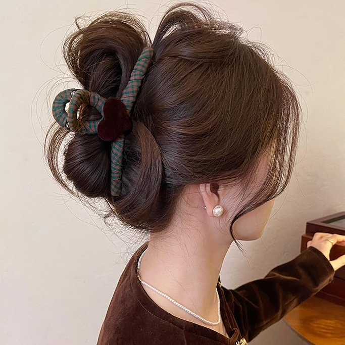 咖色爱心格纹头发抓夹女大号发夹2025新款发量大鲨鱼夹高级感发饰