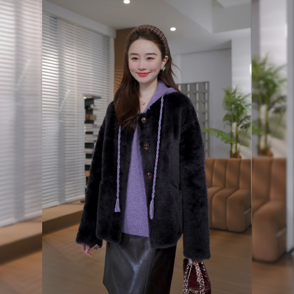 HELA AOMI “黑加仑.升级版”羊毛革皮毛一体短款皮草CY5DM29523