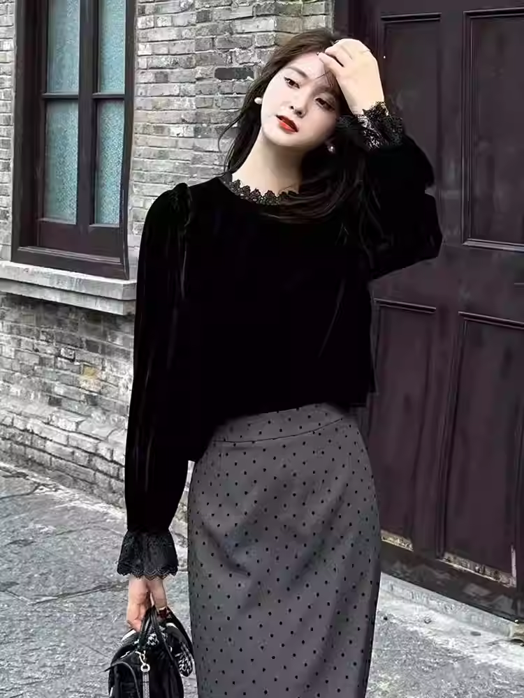 花边领黑色丝绒长袖2025早秋新款女装衬衣高级感气质显瘦打底上衣