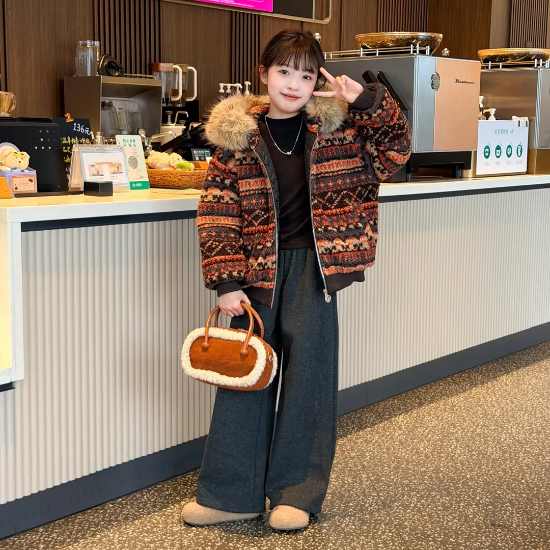 费尔岛印花羊羔毛外套2025女童新款大毛领复古防羊绒加绒阔腿裤冬