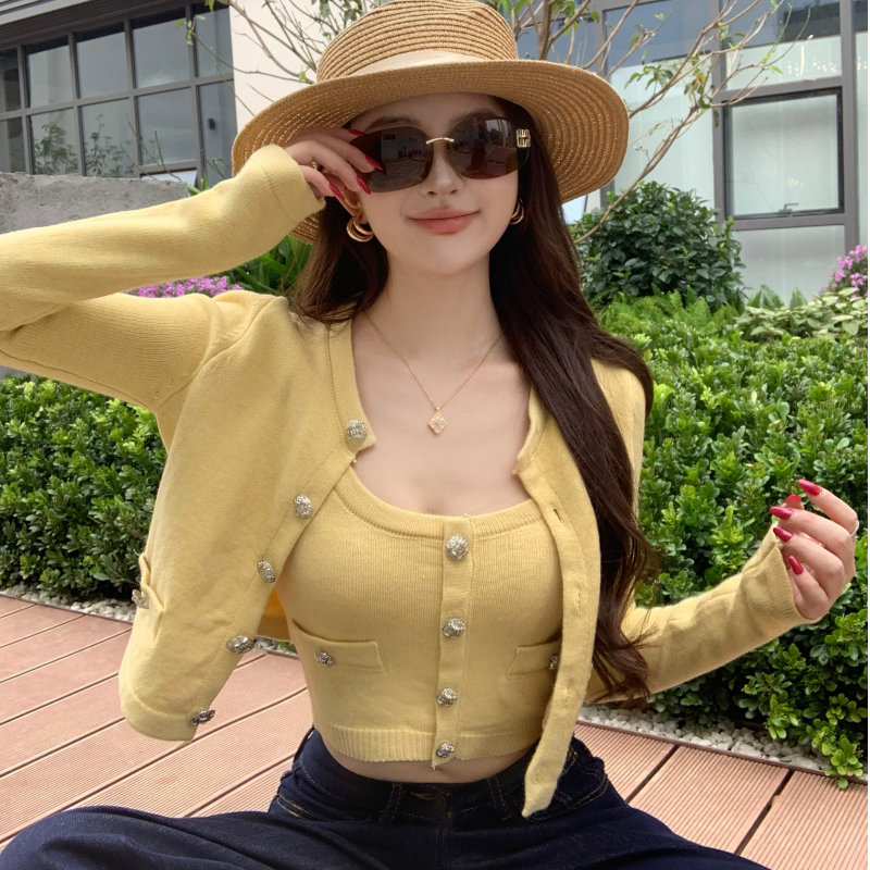 早秋氛围感穿搭红色针织开衫外套吊带背心上衣两件套装女2025新款