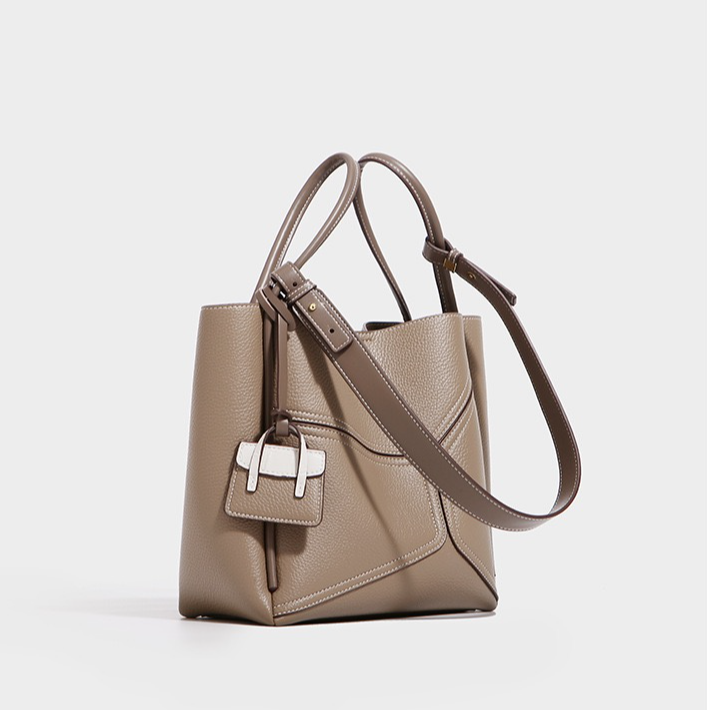 2025新款高级质感时尚单肩手提水桶包包女百搭通勤大容量托特包潮