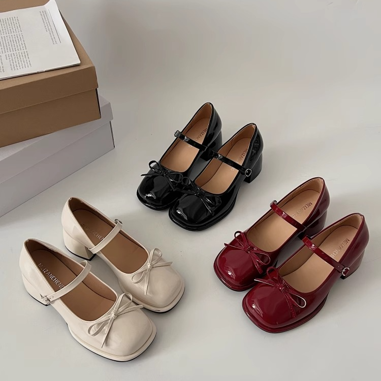 法式绝美单鞋配裙子女温柔玛丽珍女鞋中跟红色小皮鞋高跟鞋赫本风