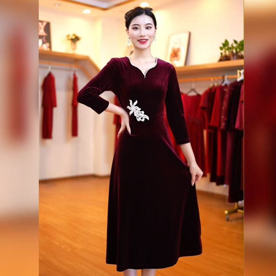 谷曼蝶春秋显瘦气质宴会中长裙长袖国潮新风长款礼服婚宴高贵