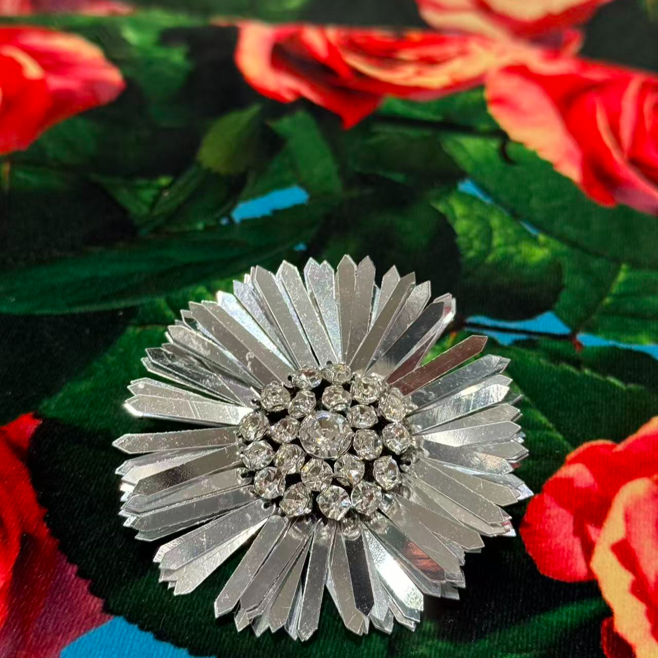 铜玻璃胸针 花卉胸针