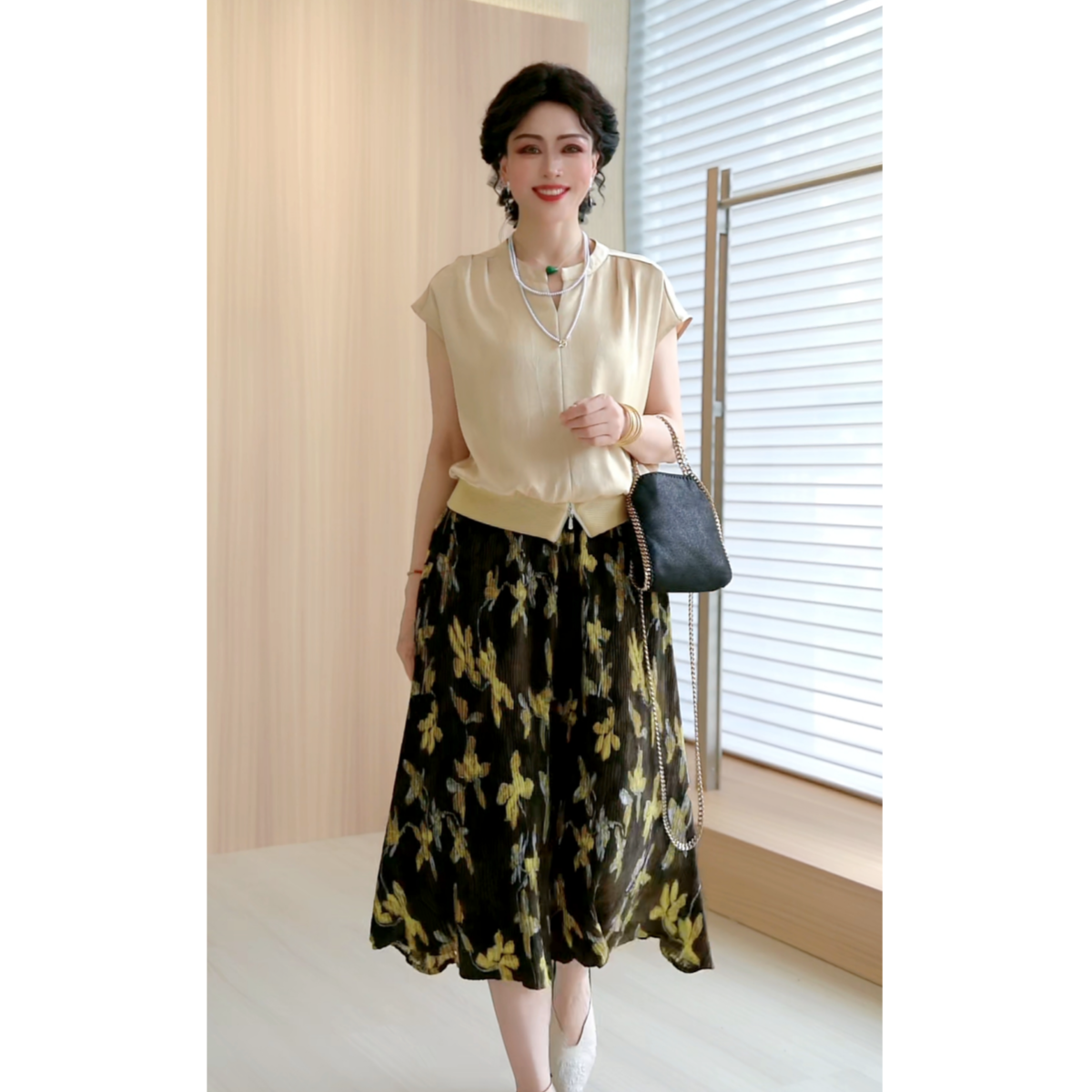 2025新款妈妈装夏装两件套气质上衣洋气中老年女装显瘦百搭裙子