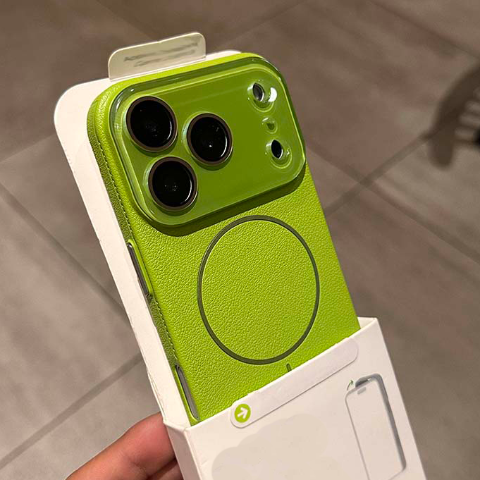 森绿色适用苹果17promax手机壳新款高级感荔枝纹磁吸苹果16Pro女