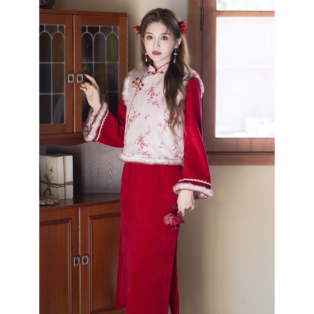红色新中式马甲两件套旗袍女2025冬季新款改良复古加绒保暖拜年服
