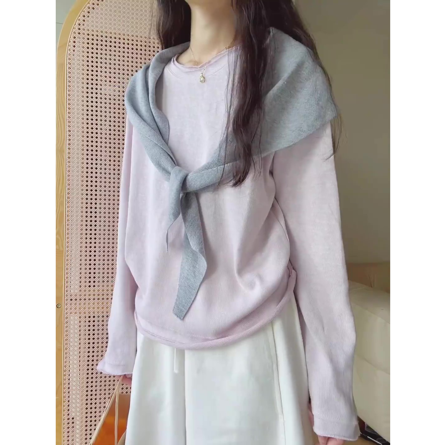 超好看粉色卷边打底长袖T恤女2025早秋新款宽松显瘦圆领休闲上衣