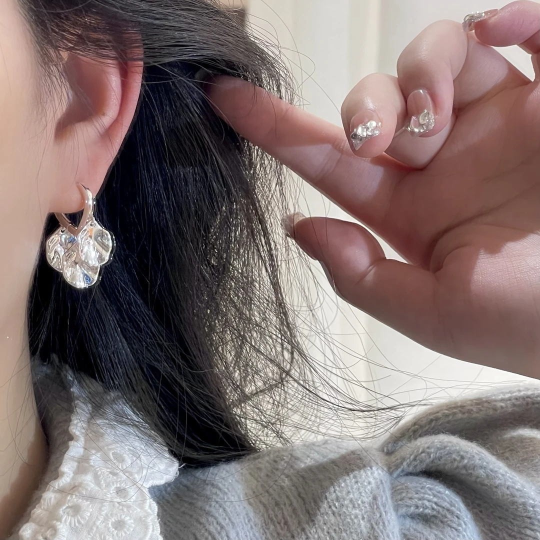 精致设计感银色树叶耳扣时尚百搭经典ins耳环饰品小众