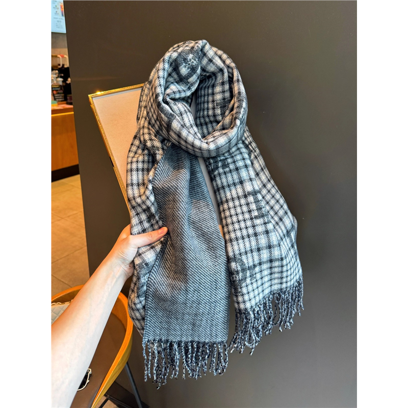 culv送礼灰色格子字母围巾女冬季新款加厚双面羊绒披肩保暖围脖男