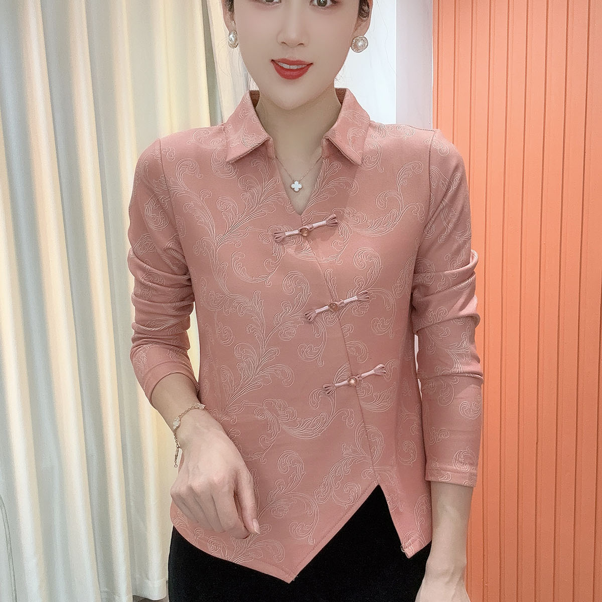 冬季新款衬衫领印花气质百搭时尚长袖减龄加绒打底衫上衣女士767