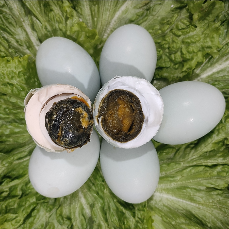 臭鸭蛋臭咸鸭蛋腌制东北特色美食黑黄咸鸭蛋