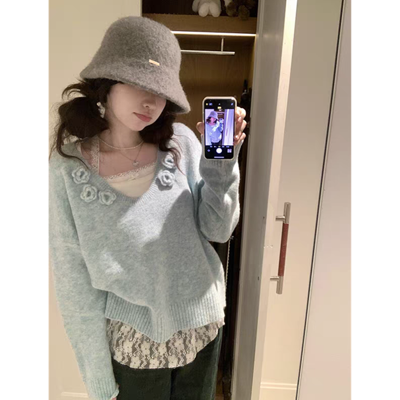 薄荷奶糕设计感花朵U领套头毛衣针织衫女2025秋冬新款慵懒风上衣