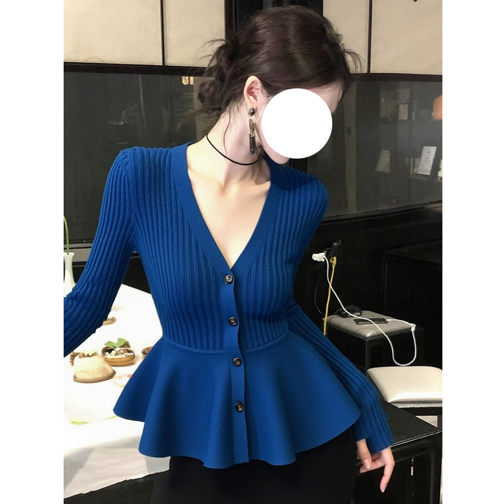 2025秋冬时尚淡人高知穿搭气质氛围感轻奢巨好看藏蓝色针织上衣女