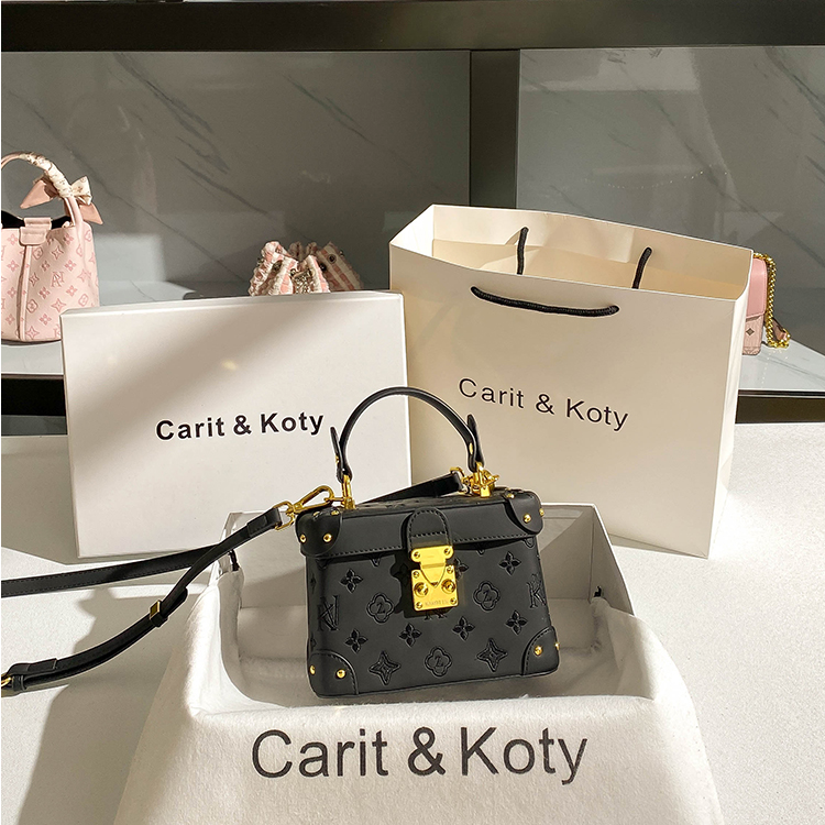 CARIT KOTY小众黑色刺绣盒子包包2025新款手提包高级感小方包斜挎