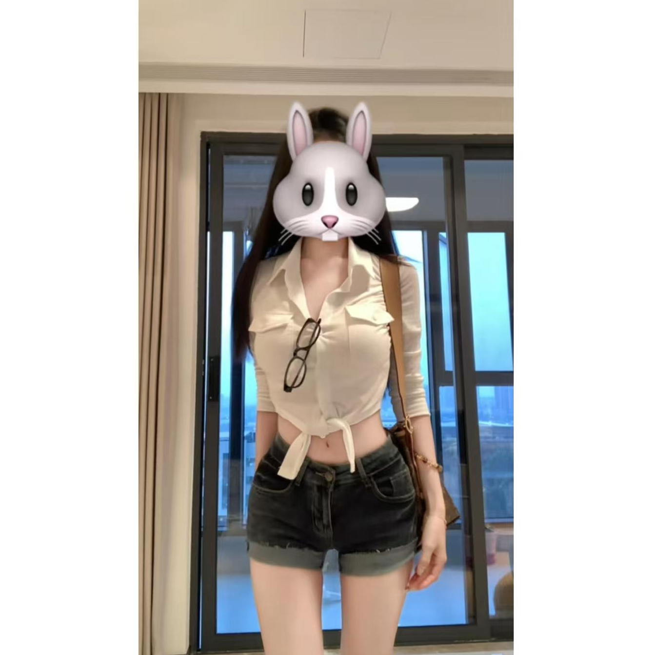 纯欲辣妹风白色绑带衬衫2025春夏新款设计感牛仔短裤显瘦两件套装