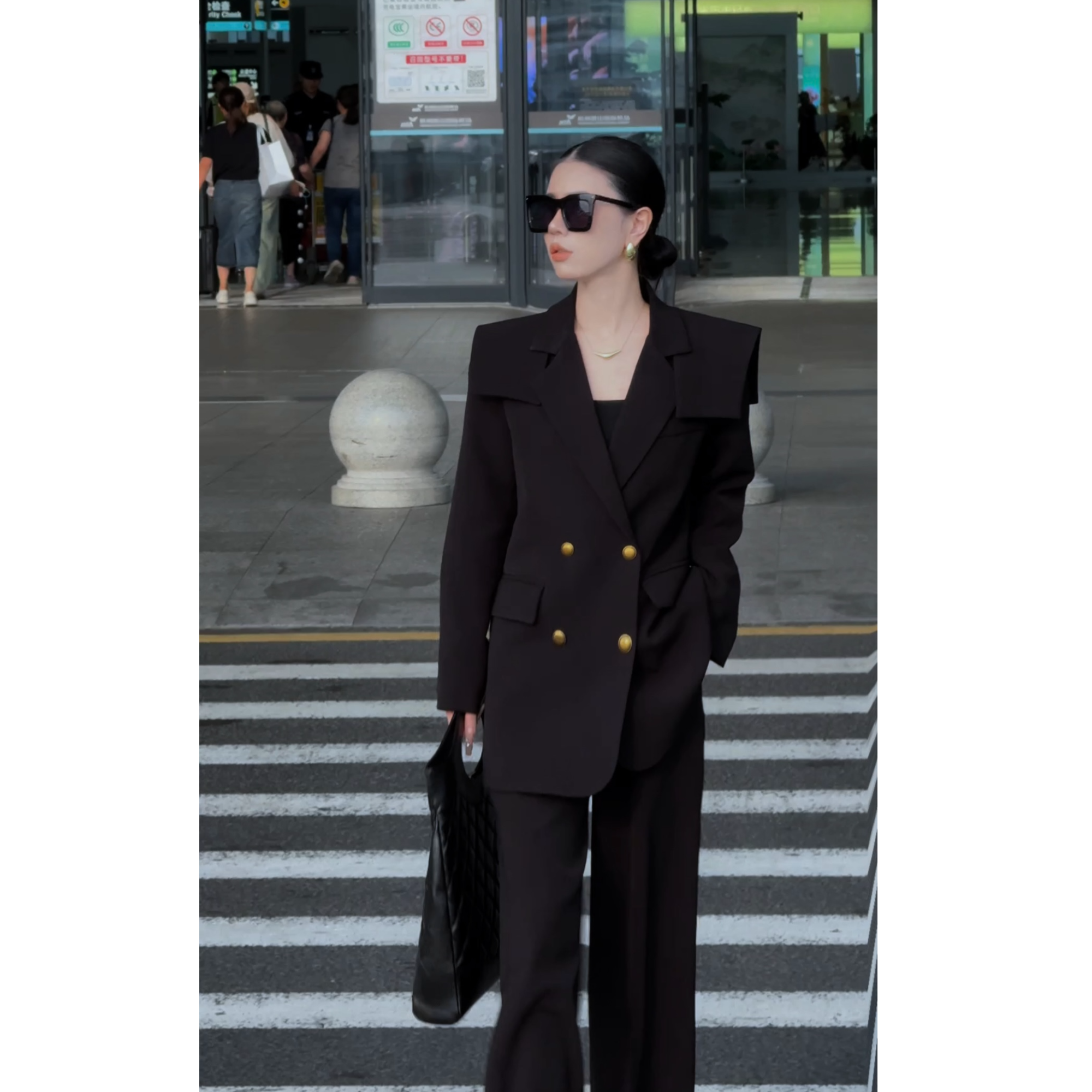 2025年新款秋构筑极简艺术美感 Designe新款高级蚂蚁腰款西装外女