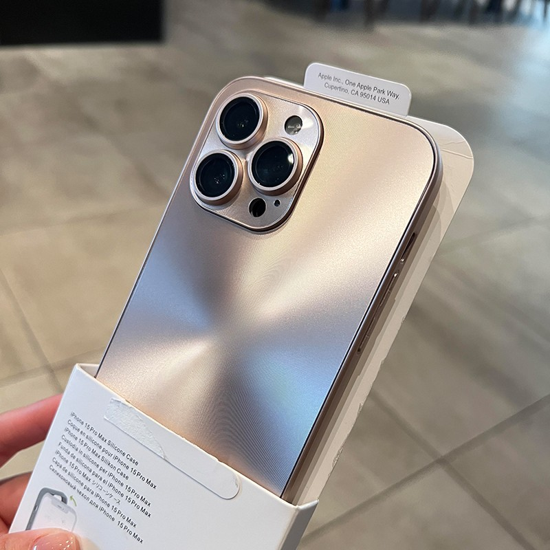 适用苹果16ProMax新款电镀纹极光15炫彩14全包自带镜头膜保护壳套