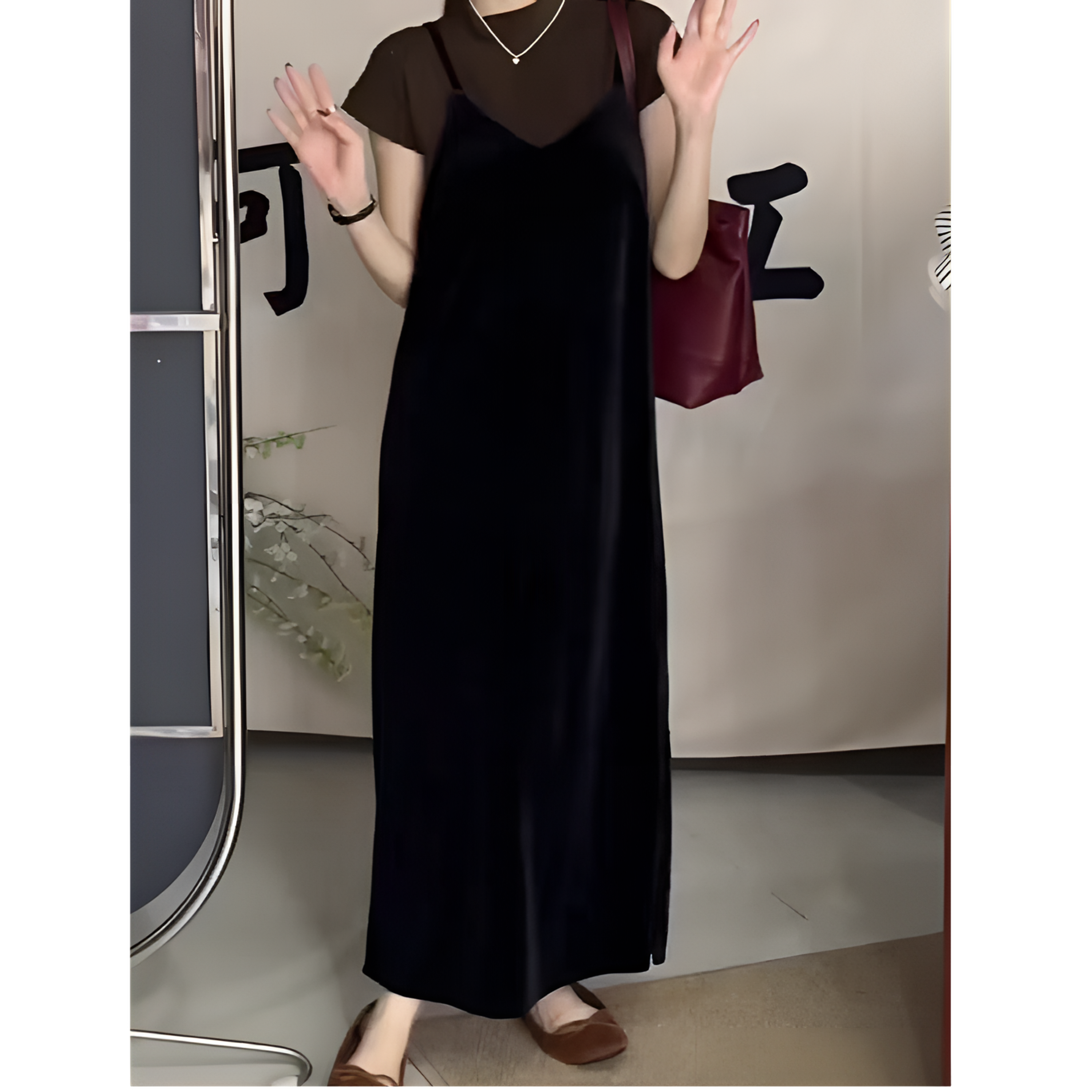 2025早秋新款高级舒适法式气质黑色优雅吊带裙丝绒高腰连衣裙长裙